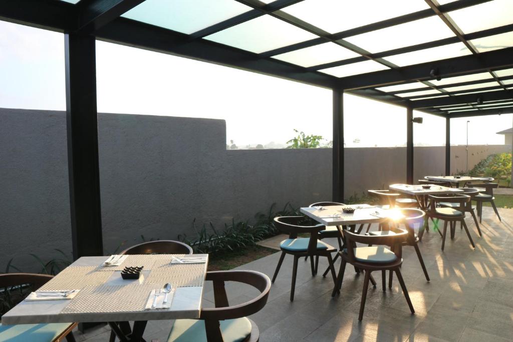 Restaurace v ubytování Hotel Santika Premiere Garut