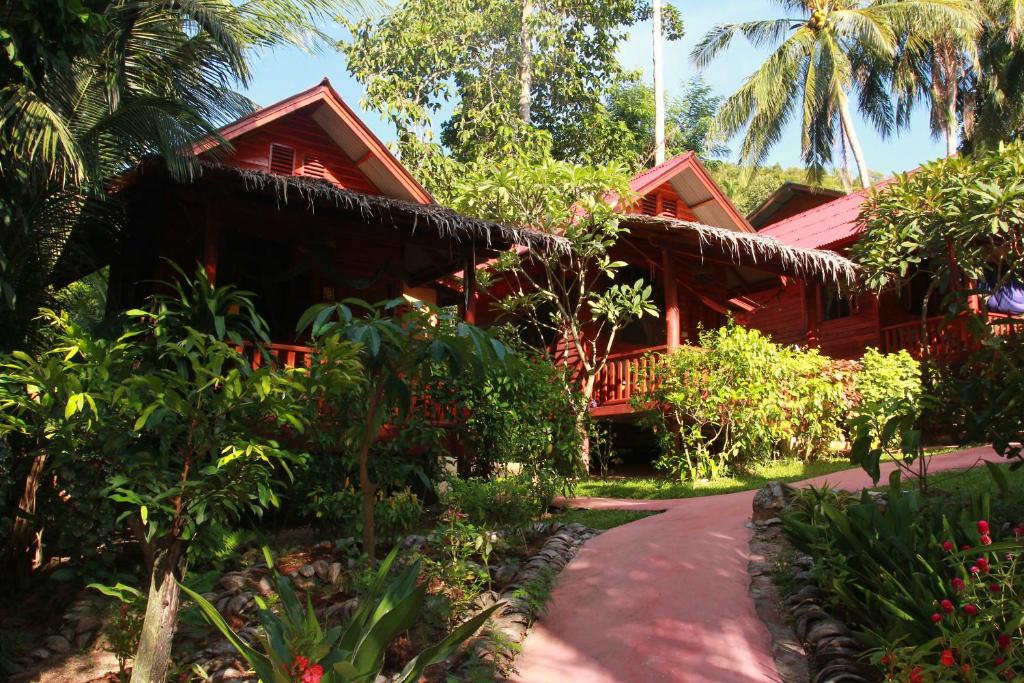 Longtail Beach Resort - Standaard Bungalow 2 Met Airconditioning