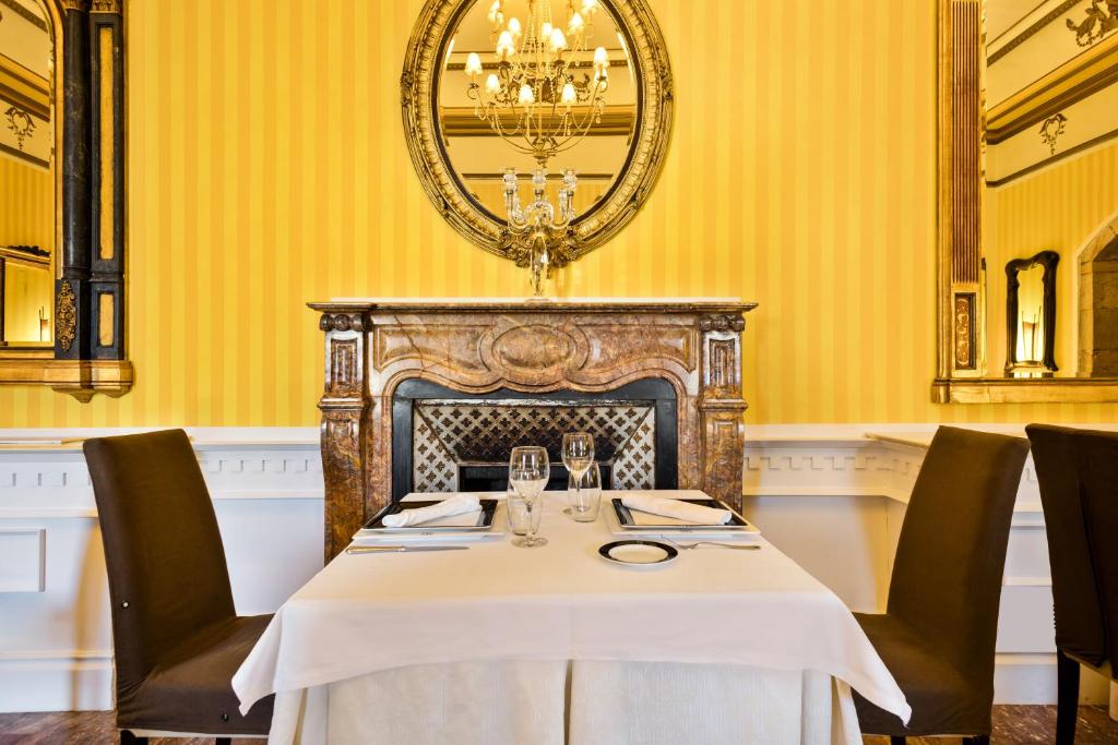 Posezení v ubytování Abba Palacio de Soñanes Hotel