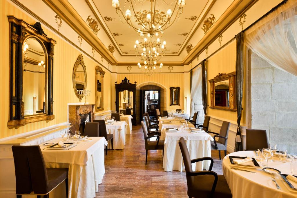 Posezení v ubytování Abba Palacio de Soñanes Hotel
