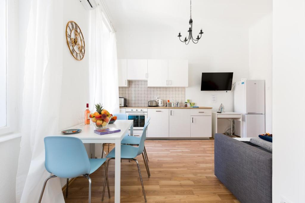 Best Vacation Apartment in Budapest 1073 Budapest, 1-3 Erzsébet körút 4/42 kép - 1