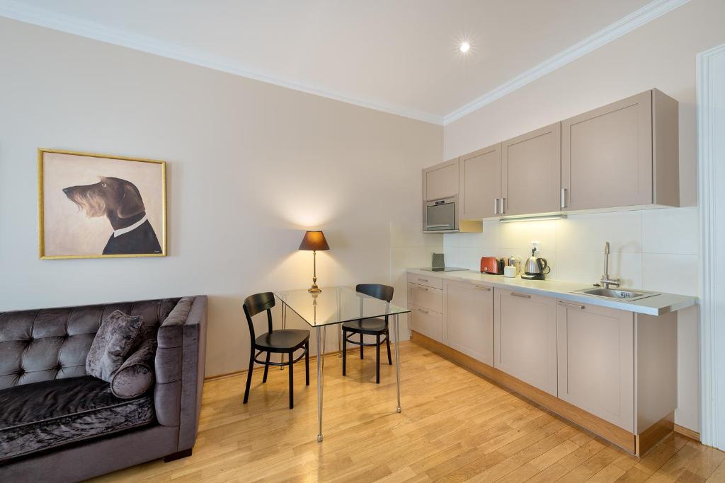 Hunger Wall Residence - 5