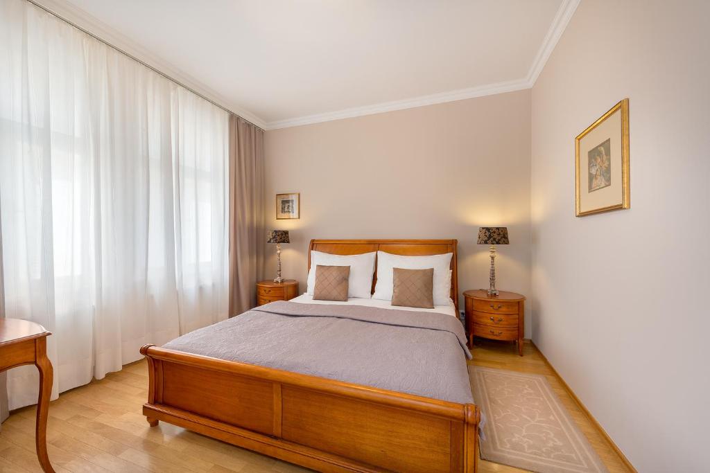 Hunger Wall Residence - 7