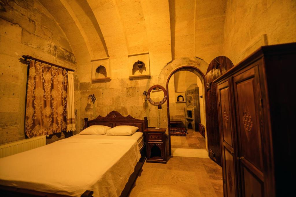 Vineyard Cave Hotel - 10