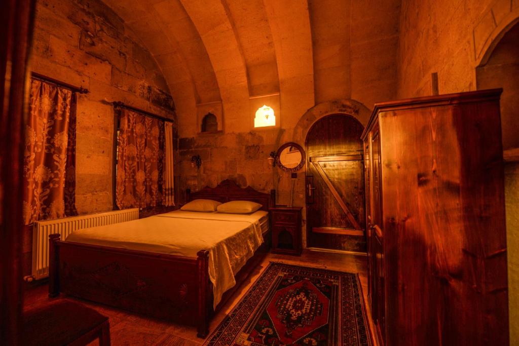 Vineyard Cave Hotel - 7