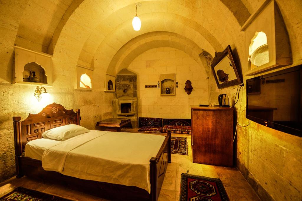 Vineyard Cave Hotel - 9