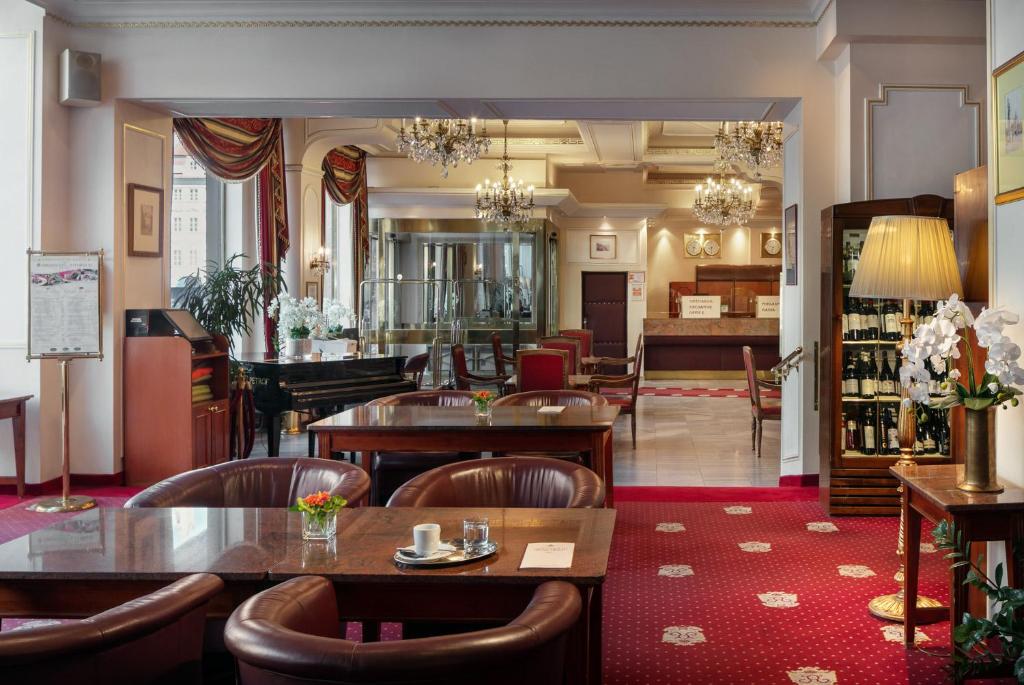 Ambassador Zlata Husa - Resim 20