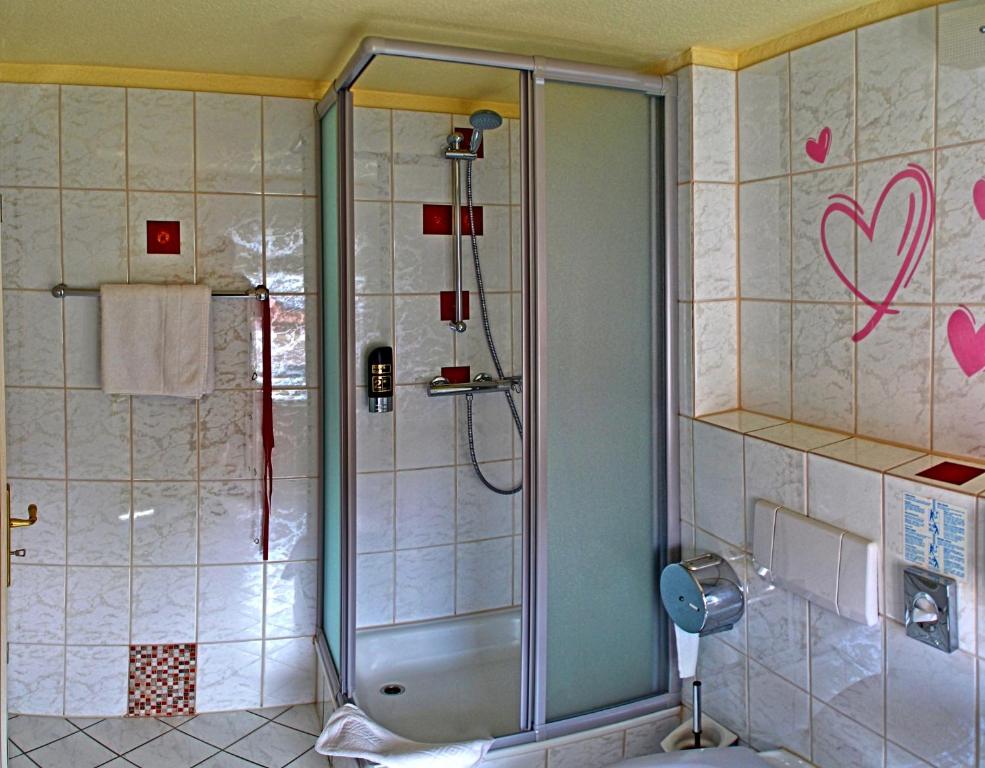 Koupelna v ubytování Hotel Schwarzes Ross Siebenlehn