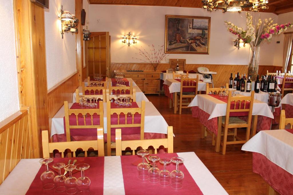 Restaurace v ubytování Bungalows Pont d'Ardaix