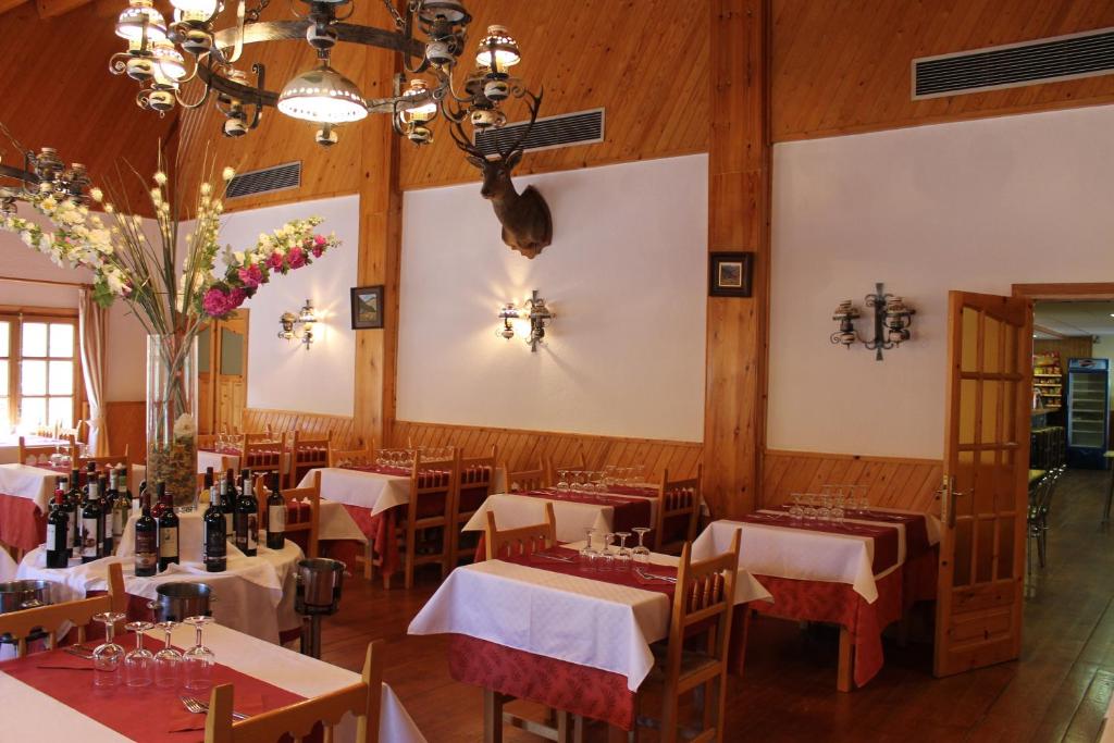 Restaurace v ubytování Bungalows Pont d'Ardaix
