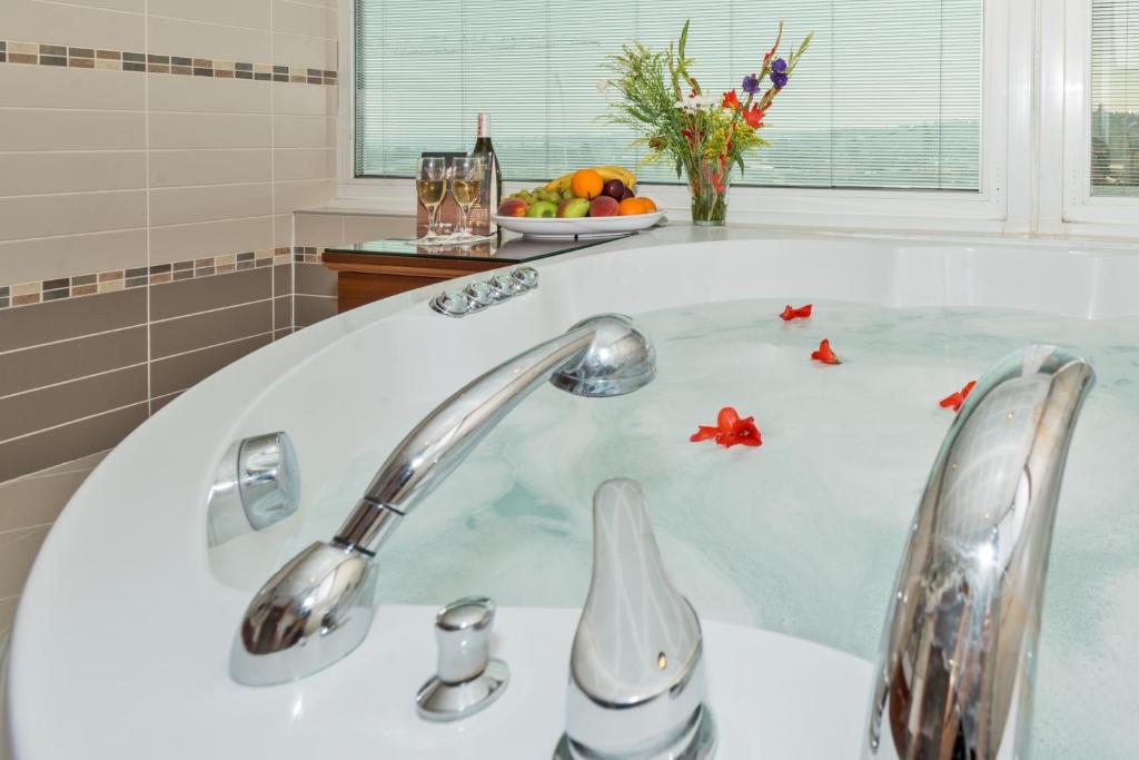 Koupelna v ubytování Vatan Asur Hotel