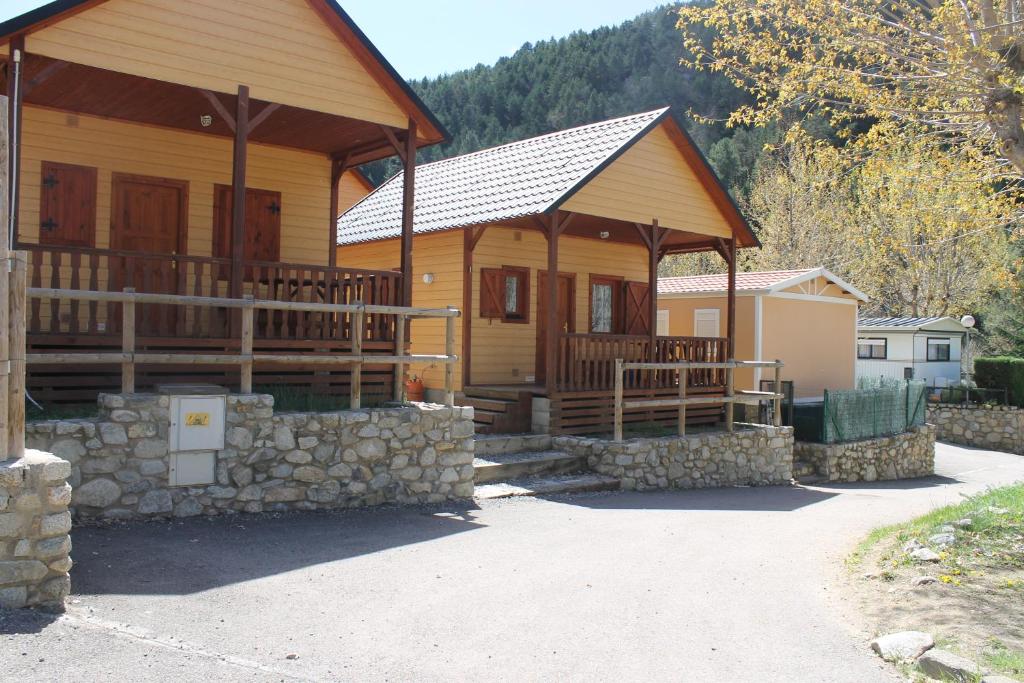 Gallery image of Bungalows Pont d'Ardaix in El Pont de Bar