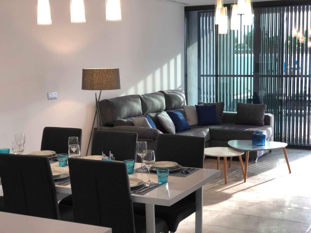 A seating area at Dimalbirpark Ground Floor A