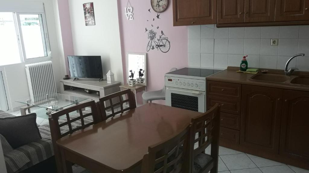 Kuchnia lub aneks kuchenny w obiekcie Dimos