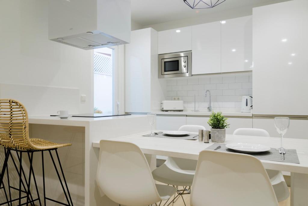 Kuchyňa alebo kuchynka v ubytovaní Lujosa vivienda en plena Judería