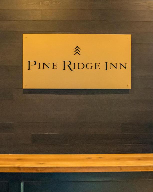 Certifikát, hodnocení, plakát nebo jiný dokument vystavený v ubytování Pine Ridge Inn