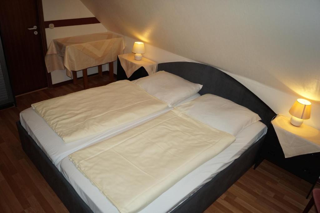 La Fontana - Economy Triple Room
