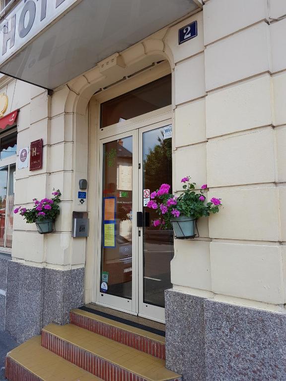 Exteriér nebo vchod ubytování Hotel le Rallye