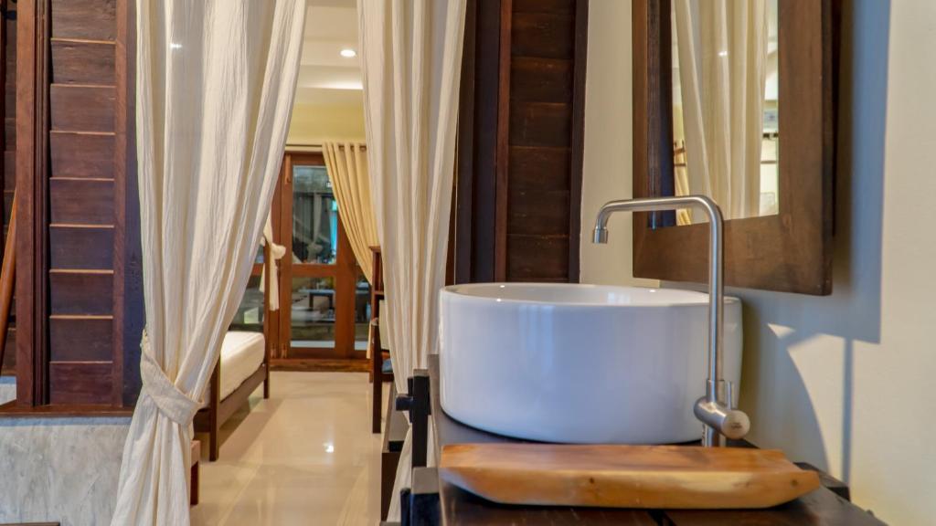 Sunny V Hotel - Resim 41