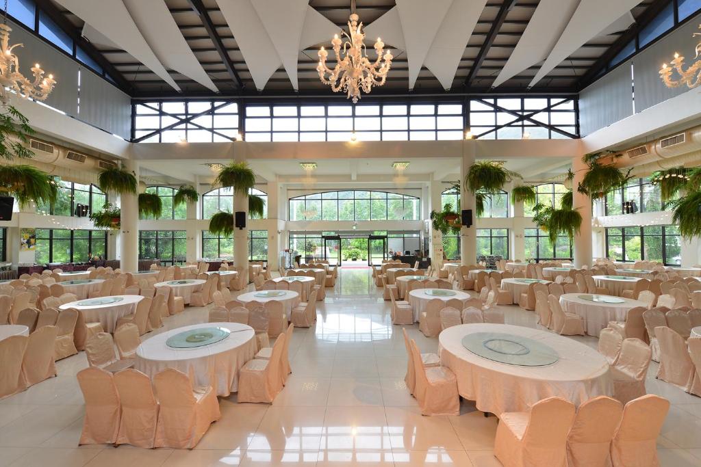 Restaurace v ubytování Tai-Yi Red Maple Resort