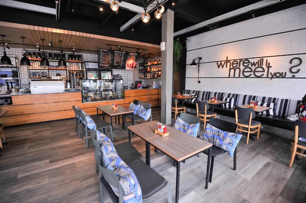 Glur Phuket Patong Beach - Resim 34