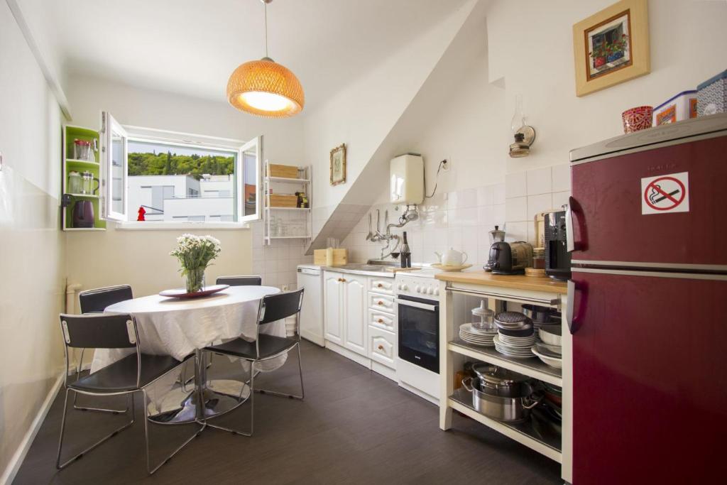 Kuchyňa alebo kuchynka v ubytovaní West Coast luxury apartment