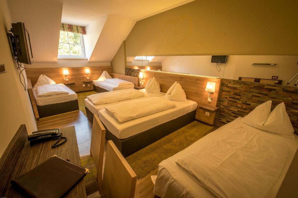 
Quintuple Room (5 Adults)
