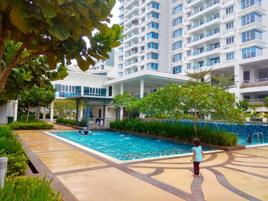 Πισίνα στο ή κοντά στο Putra 1 Pool Homestay Bandar Seri Putra