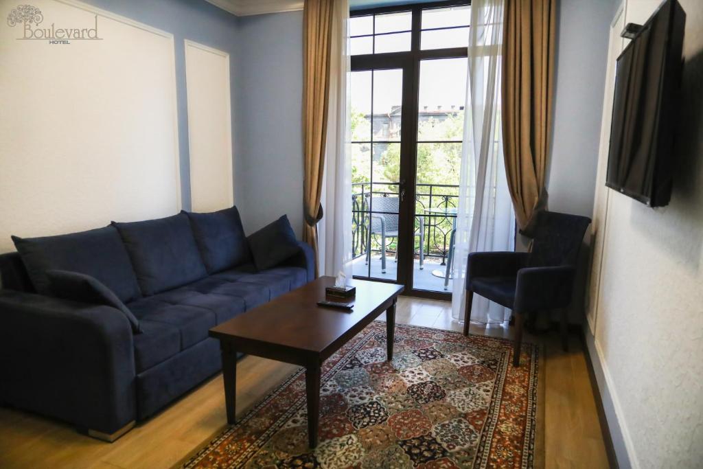 Posezení v ubytování Boulevard Hotel