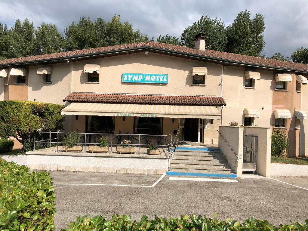 Budova, kde se hotel nachází