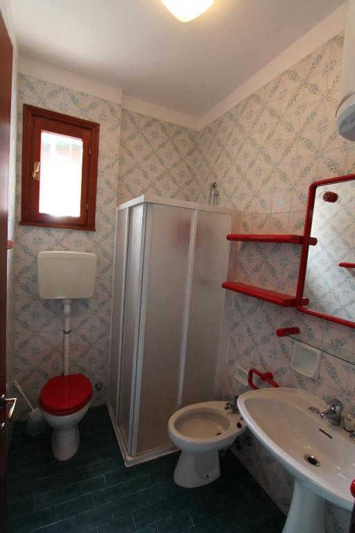 A bathroom at Villa Agavi