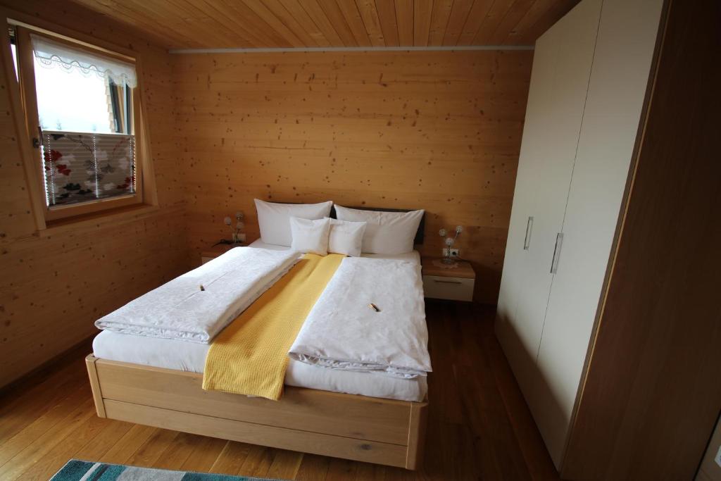 Postel nebo postele na pokoji v ubytování Ferienwohnung Feurle´s