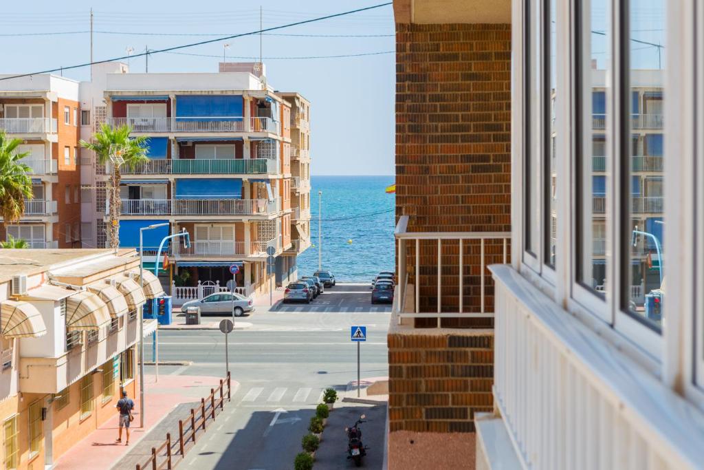 Apartamento Berry Playa Naufragos, Torrevieja – Updated 2023 ...