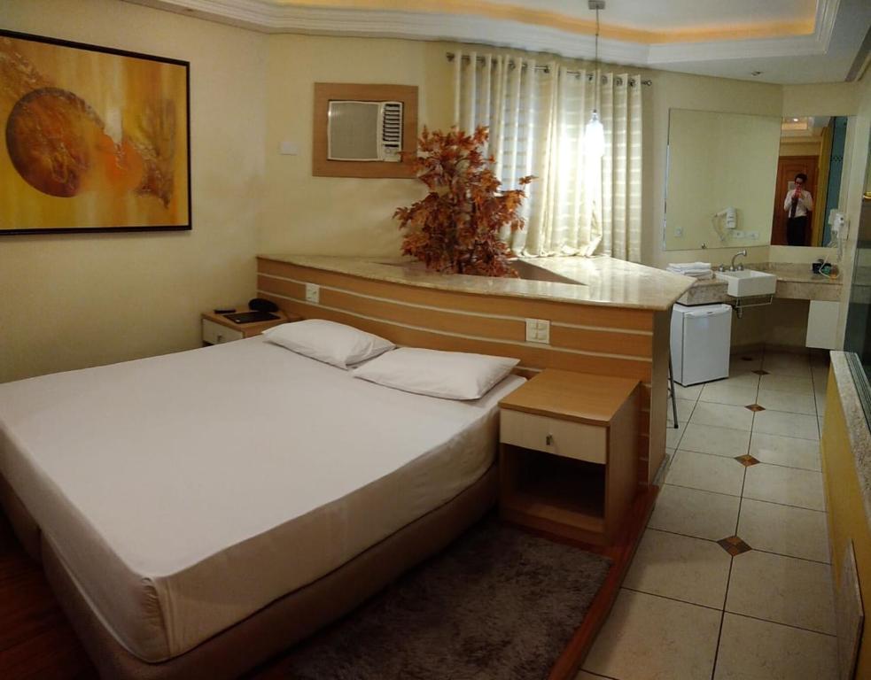  Hotel Luni