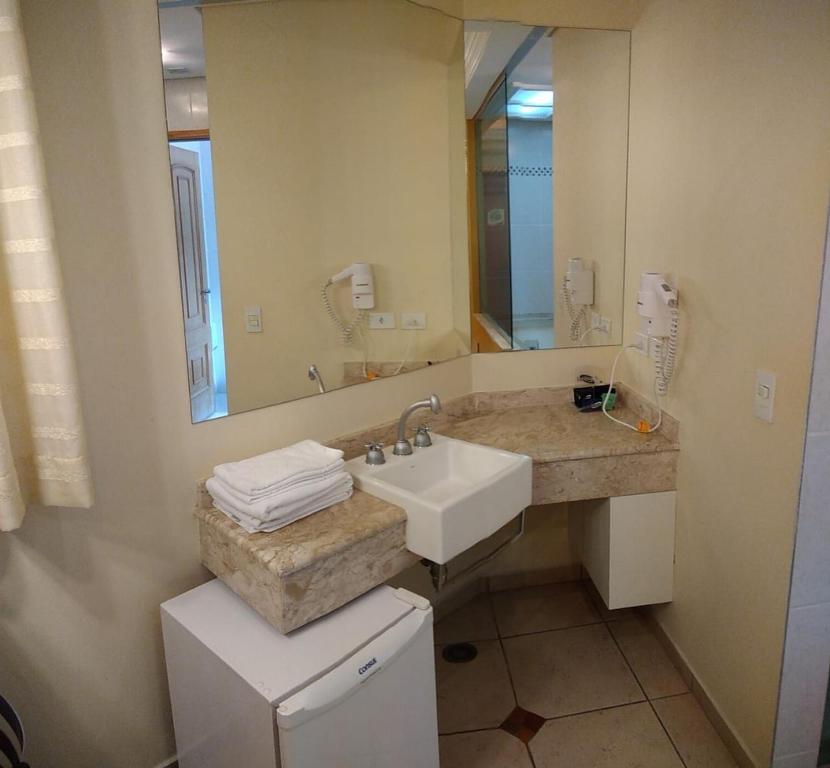  Hotel Luni