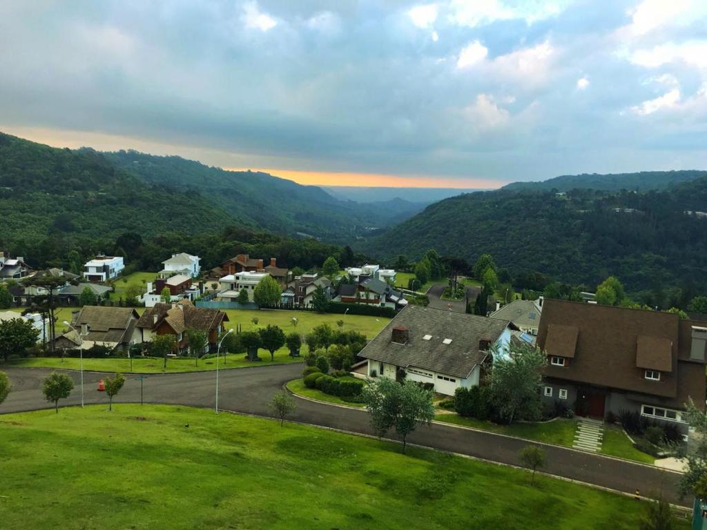 Alphaville 296 - Seu Resort privativo com a mais bela vista de Gramado  Alphaville 296 - Seu Resort privativo com a mais bela vista de Gramado