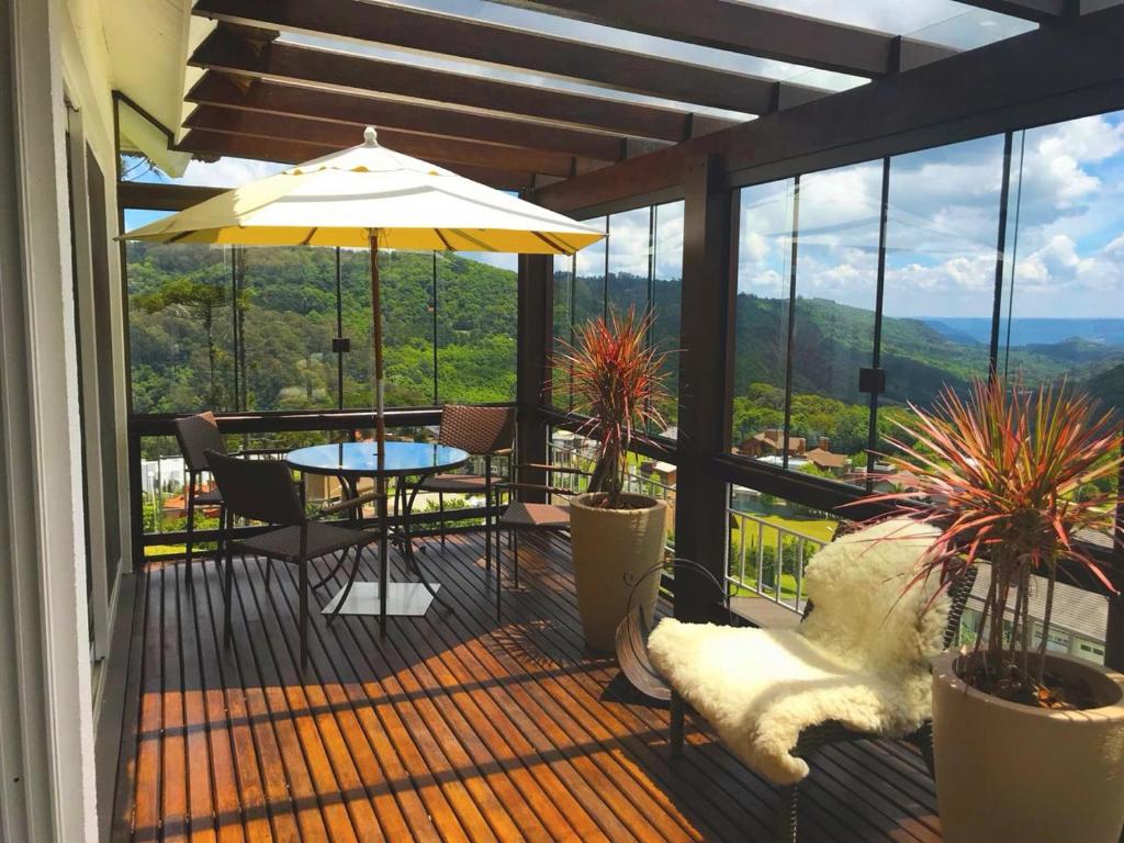 Alphaville 296 - Seu Resort privativo com a mais bela vista de Gramado  Alphaville 296 - Seu Resort privativo com a mais bela vista de Gramado
