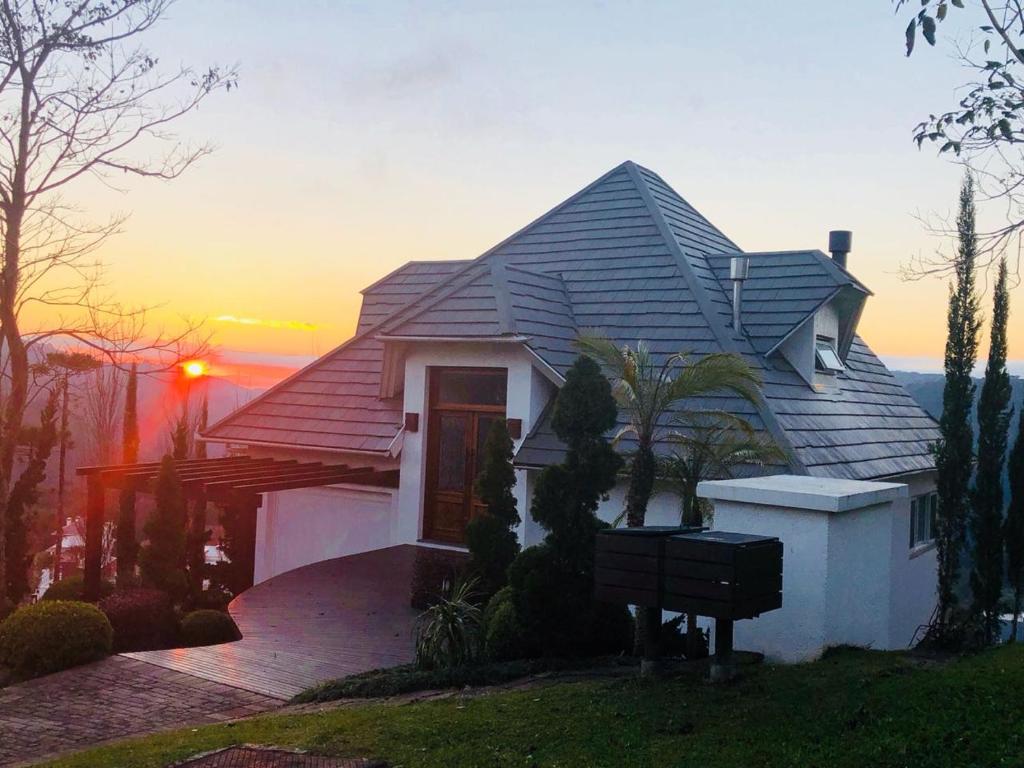 Alphaville 296 - Seu Resort privativo com a mais bela vista de Gramado  Alphaville 296 - Seu Resort privativo com a mais bela vista de Gramado