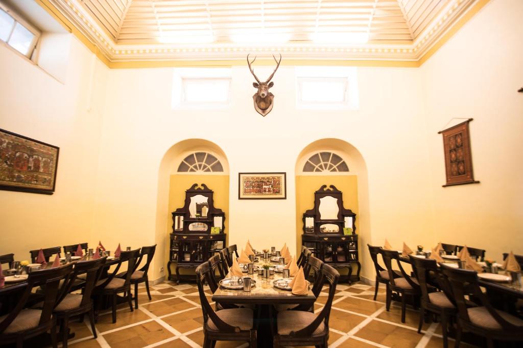 Restaurace v ubytování Hotel Padmini NIvas