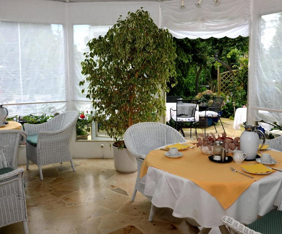 Posezení v ubytování Hotel Ebnet Garni