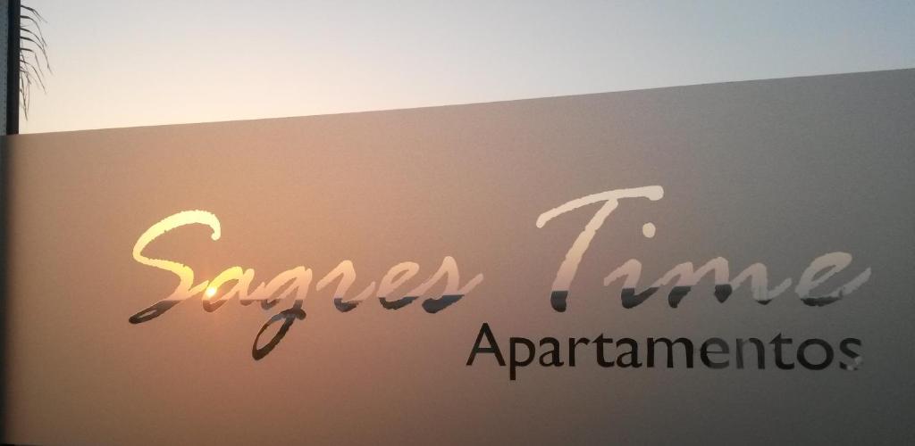 a sign that says sanchez lane laboratories on a wall at Sagres Time Apartamentos in Sagres