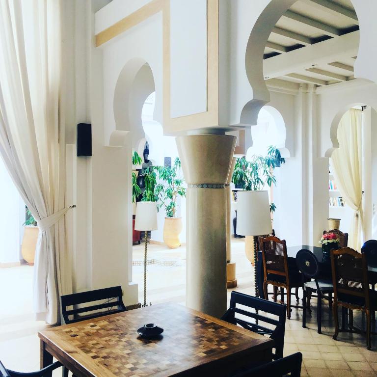 Istumisnurk majutusasutuses Riad des Golfs