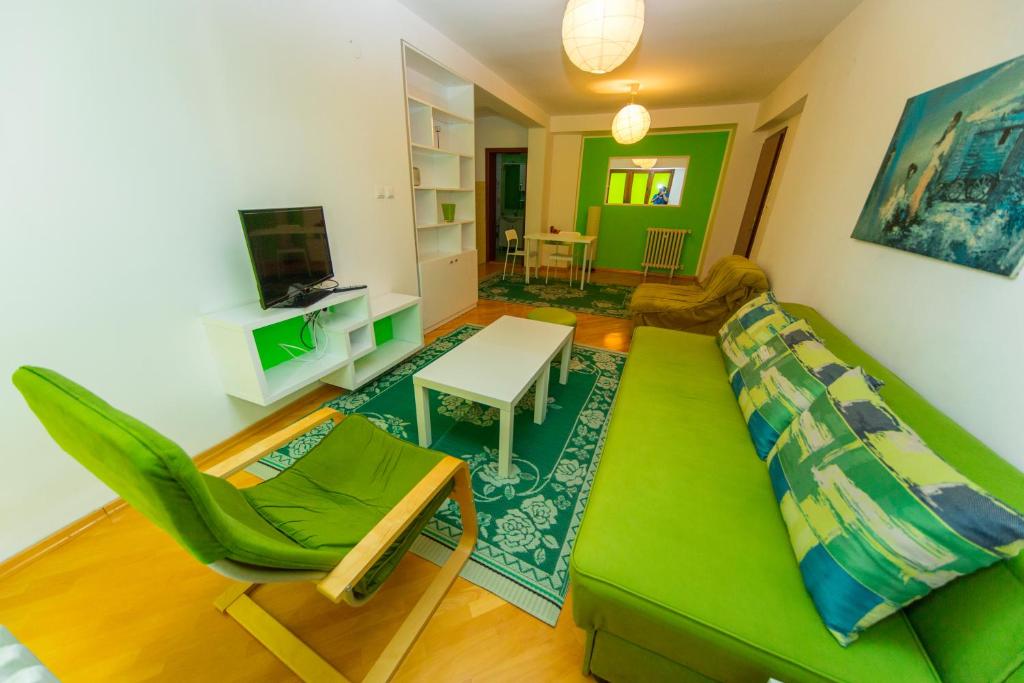 TV a/nebo společenská místnost v ubytování Hotel Pine
