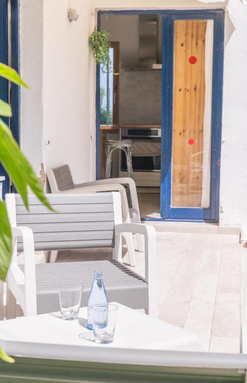 Część wypoczynkowa w obiekcie The Ohana Beach Apartment
