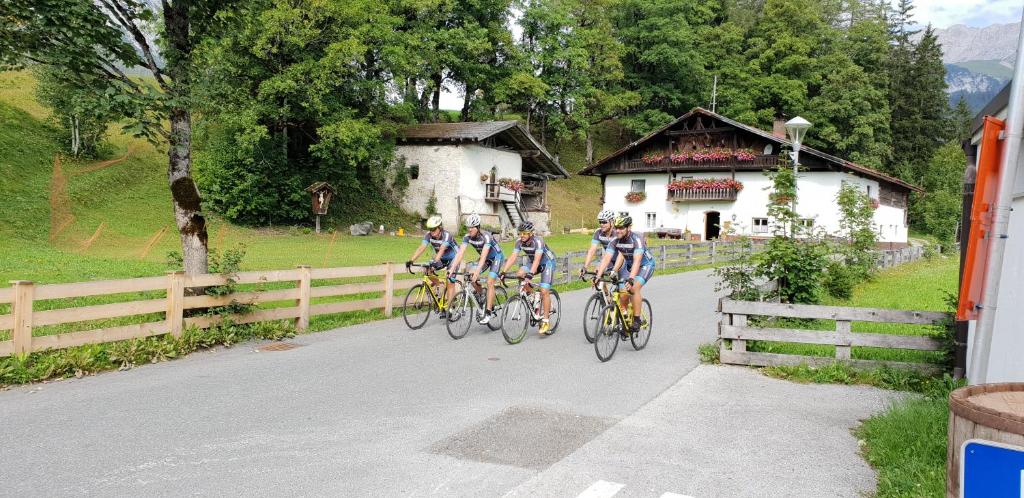 Jízda na kole v ubytování Hotel Gasthof Gaistal nebo okolí
