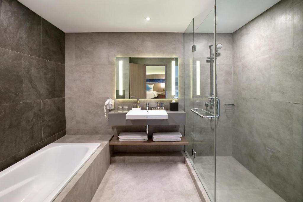 Novotel Jakarta Mangga Dua Square - Premier Floor Executive Deluxe King Room