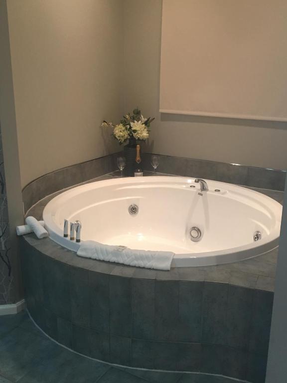 Village Motel - Resim 18