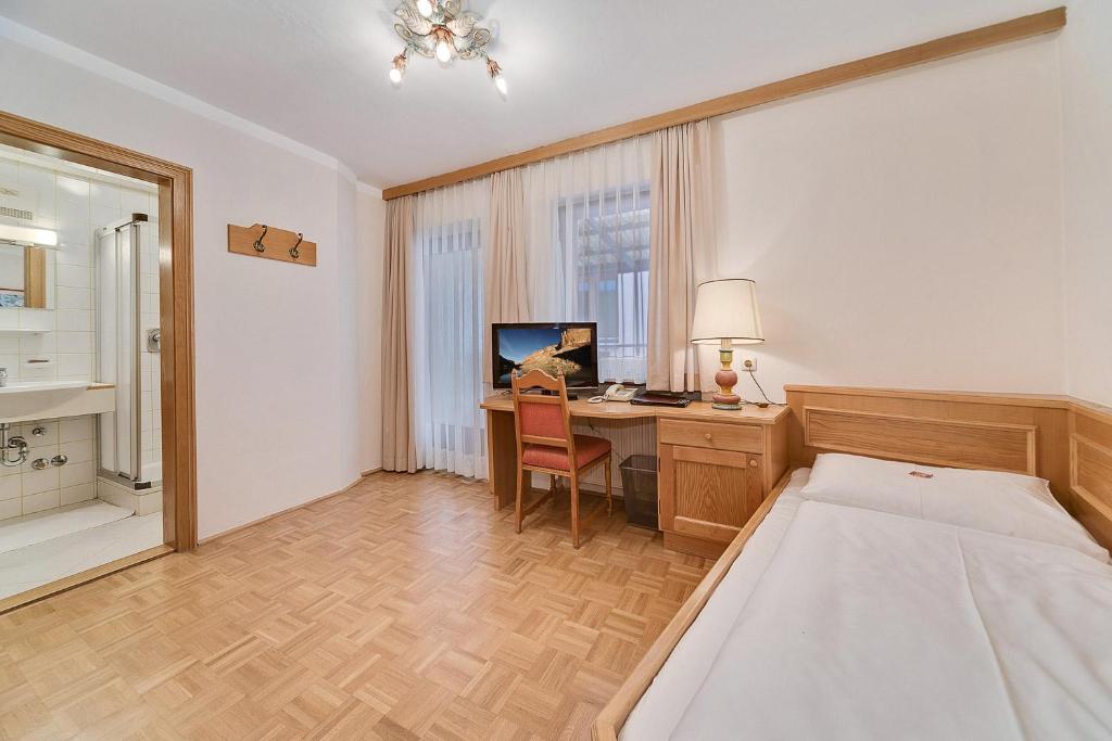 Postel nebo postele na pokoji v ubytování Gästehaus Reiter