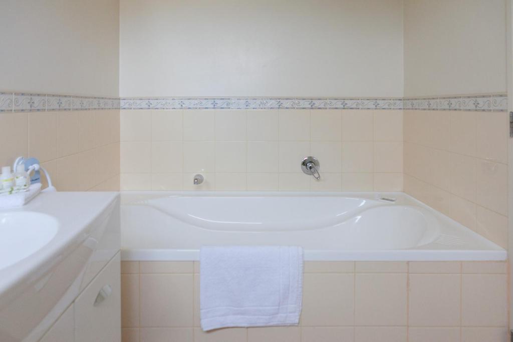 
Studio with Spa Bath
