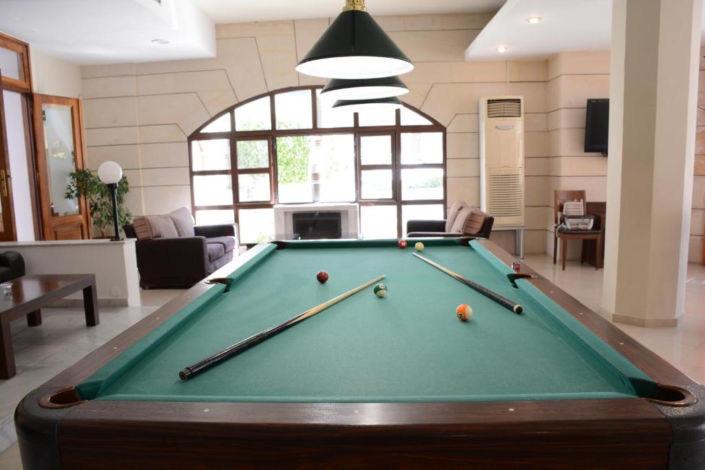 Macaris Suites & Spa 